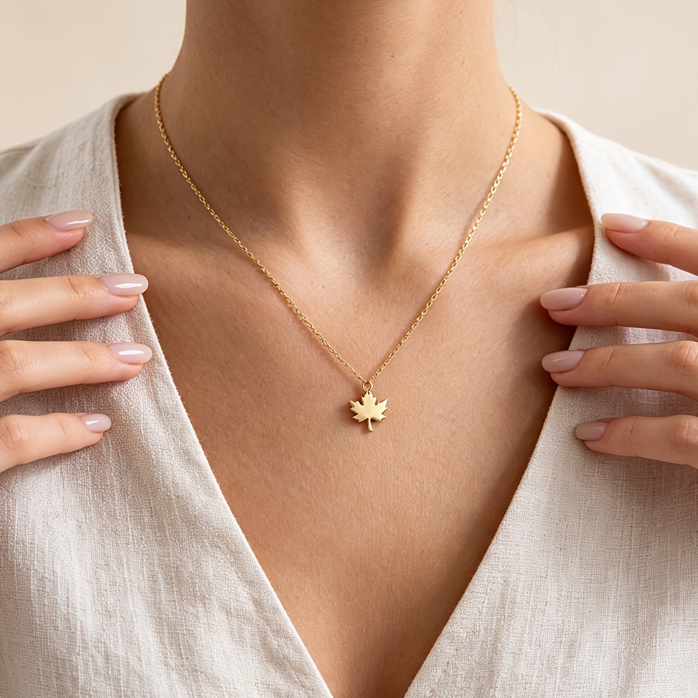 18K Gold-Plated Maple Leaf Pendant Necklace — Autumn Style